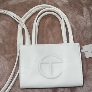 white telfar shopping bag 🤍